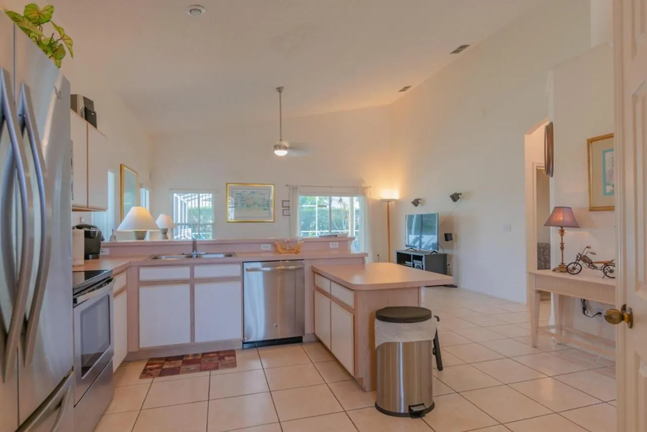 Villa Cayman - 132 Lockbreeze By Fairytale Vr Davenport
